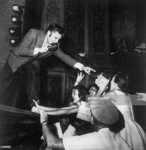 В Майами Элвис Пресли приехал в пятницу 3 августа 1956 года. 04