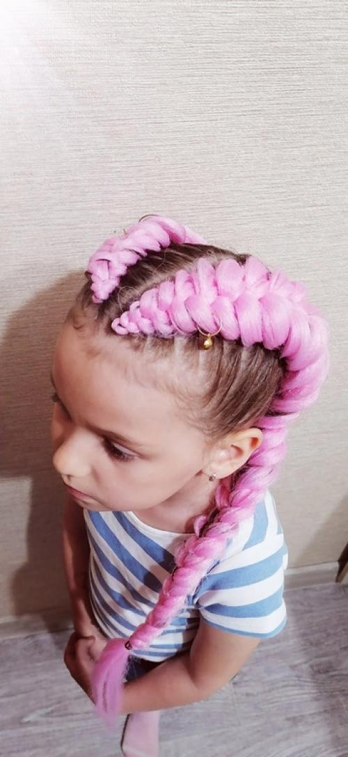 Скоро в школу, у мам много забот, глаз дёргается, а ещё снова вставать, заплетать сонного ребёнка. 06