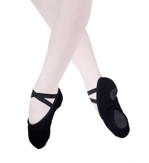 Форма для занятий должна быть черных и белых цветов (это касается и колготок. 02