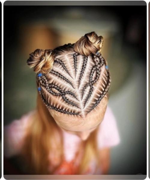 Скоро в школу, у мам много забот, глаз дёргается, а ещё снова вставать, заплетать сонного ребёнка. 01