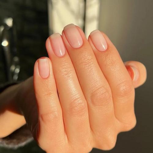 Модные тренды и оттенки маникюра осень - 2024. 04