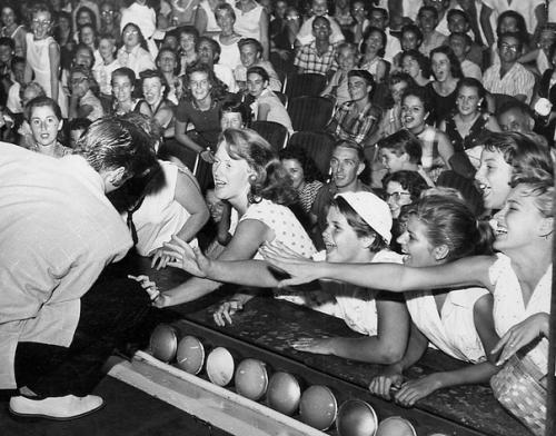 В Майами Элвис Пресли приехал в пятницу 3 августа 1956 года. 03