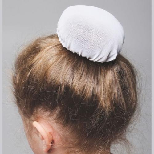 Форма для занятий должна быть черных и белых цветов (это касается и колготок. 03