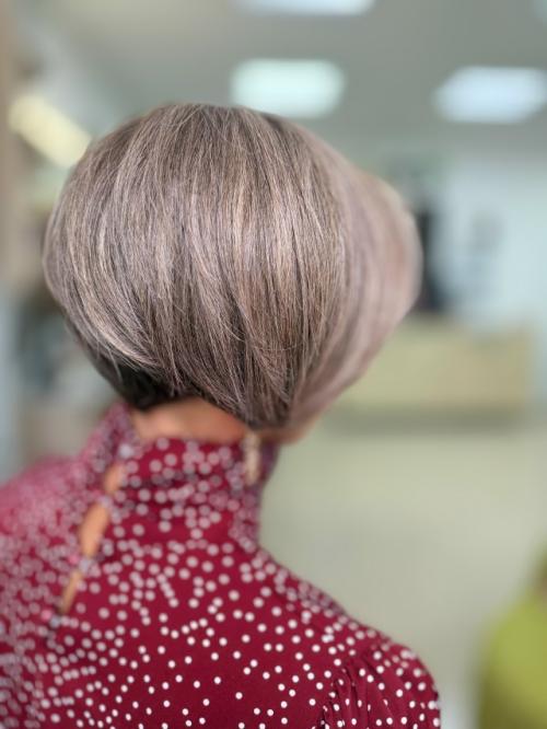 Иногда достаточно просто изменить длину или стиль волос, чтобы почувствовать себя по-новому. 01