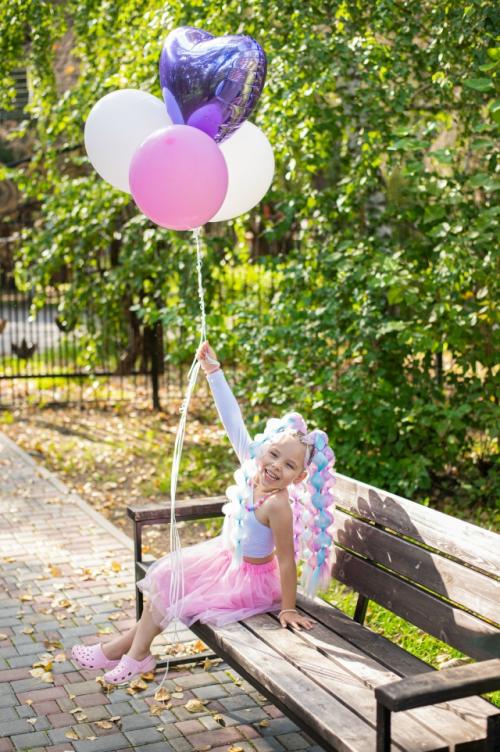 Таким образом, если день рождения у ребёнка ранней осенью, можно сделать вот такие прикольные летние фотки. 03