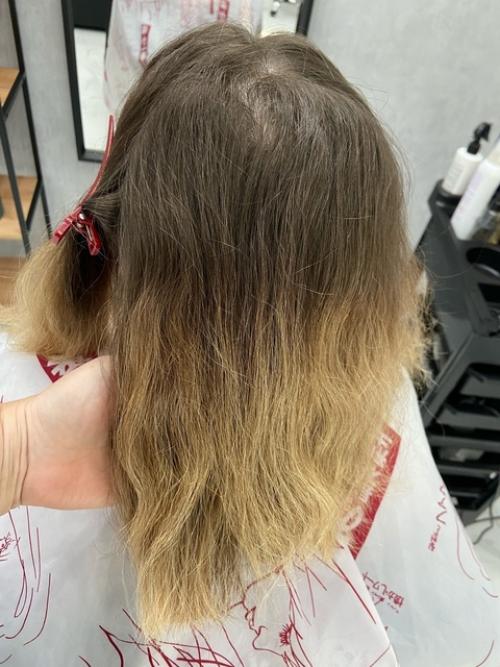 Обратилась ко мне девушка с отросшим айртач, где корни затемнялись а пожелание было, чтоб у лица седину не было видно. 01