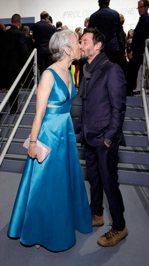 Киану ривз тайно женился на своей давней возлюбленной Александре грант. 01