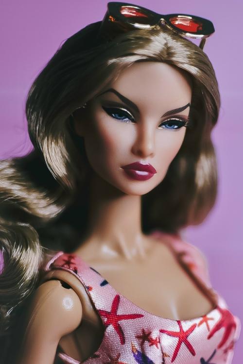 Решила продать своих девочек. 01