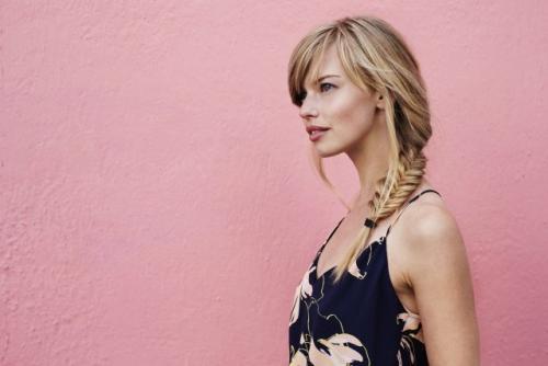 Актуальные тенденции.   Независимо от того, какую длину волос вы предпочитаете, прическа должна быть: 09