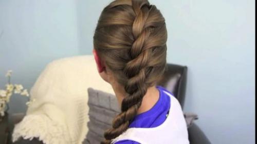 Как сделать красивую прическу на средние волосы для девочек 24 Как сделать красивую прическу на средние волосы для девочек 24