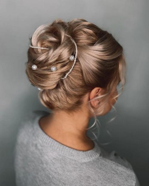 Как сделать прическу с пучками на средние волосы. Пучок на базе волос средней длины